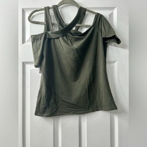 NY&CO Coldshoulder shirt size Medium NWT